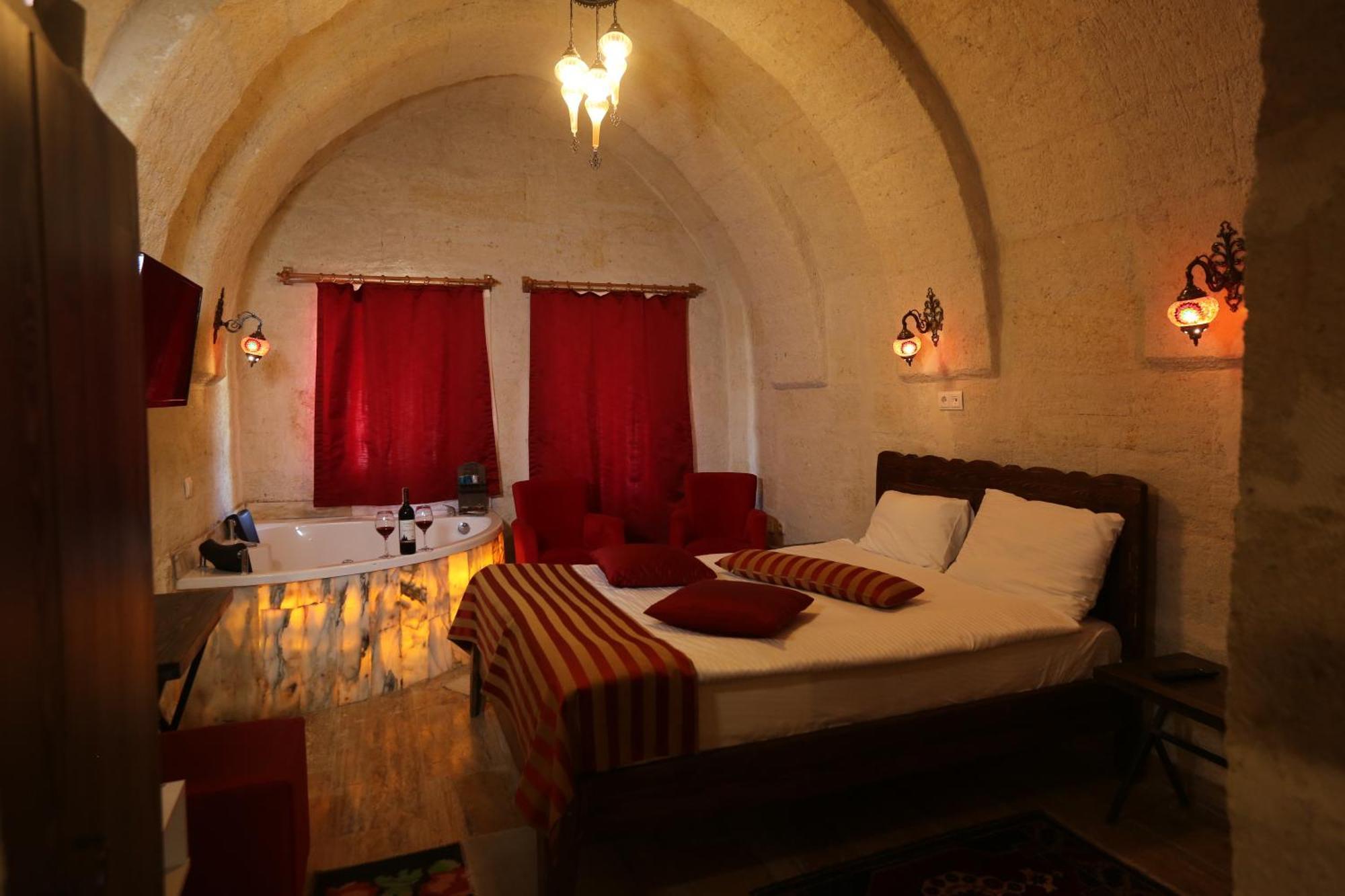 Heritage Cave Inn Hotel 格雷梅 外观 照片