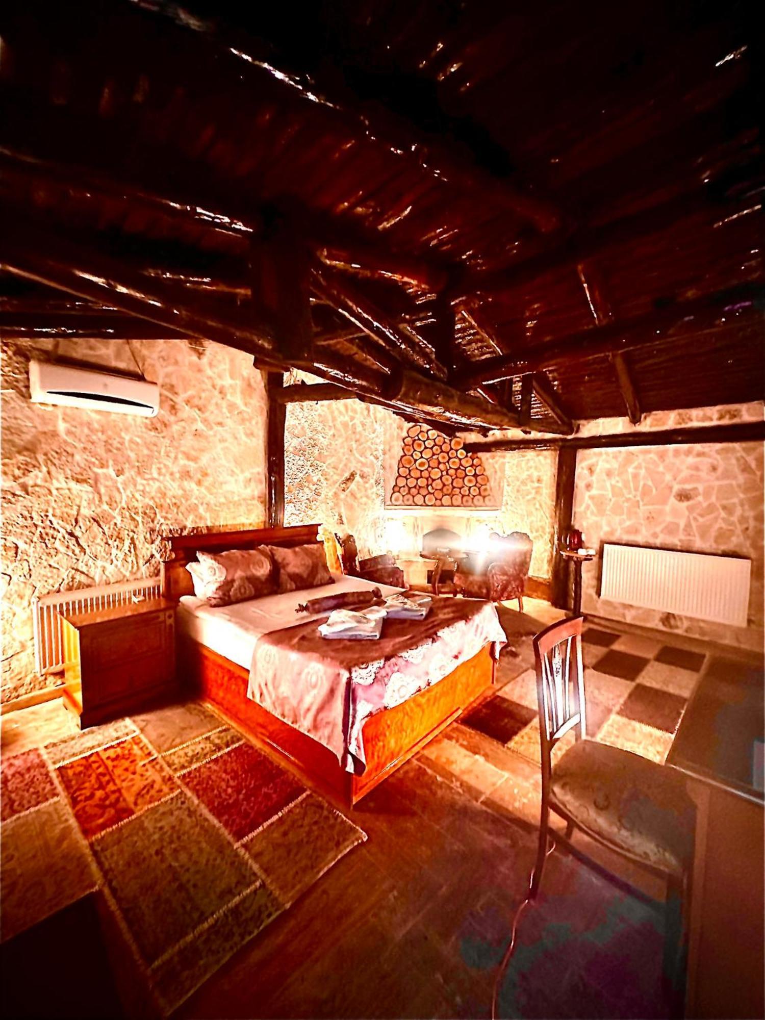 Heritage Cave Inn Hotel 格雷梅 外观 照片