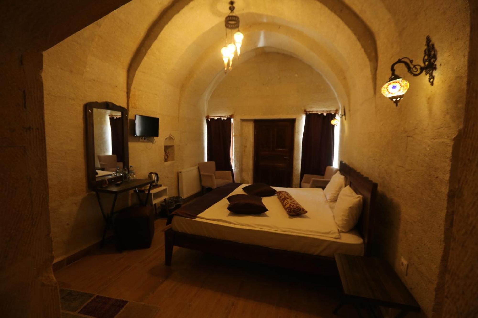 Heritage Cave Inn Hotel 格雷梅 外观 照片