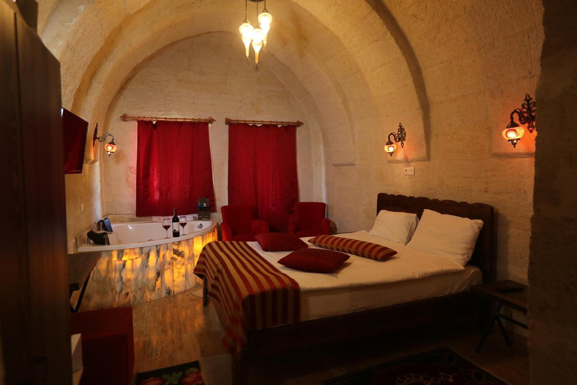 Heritage Cave Inn Hotel 格雷梅 外观 照片