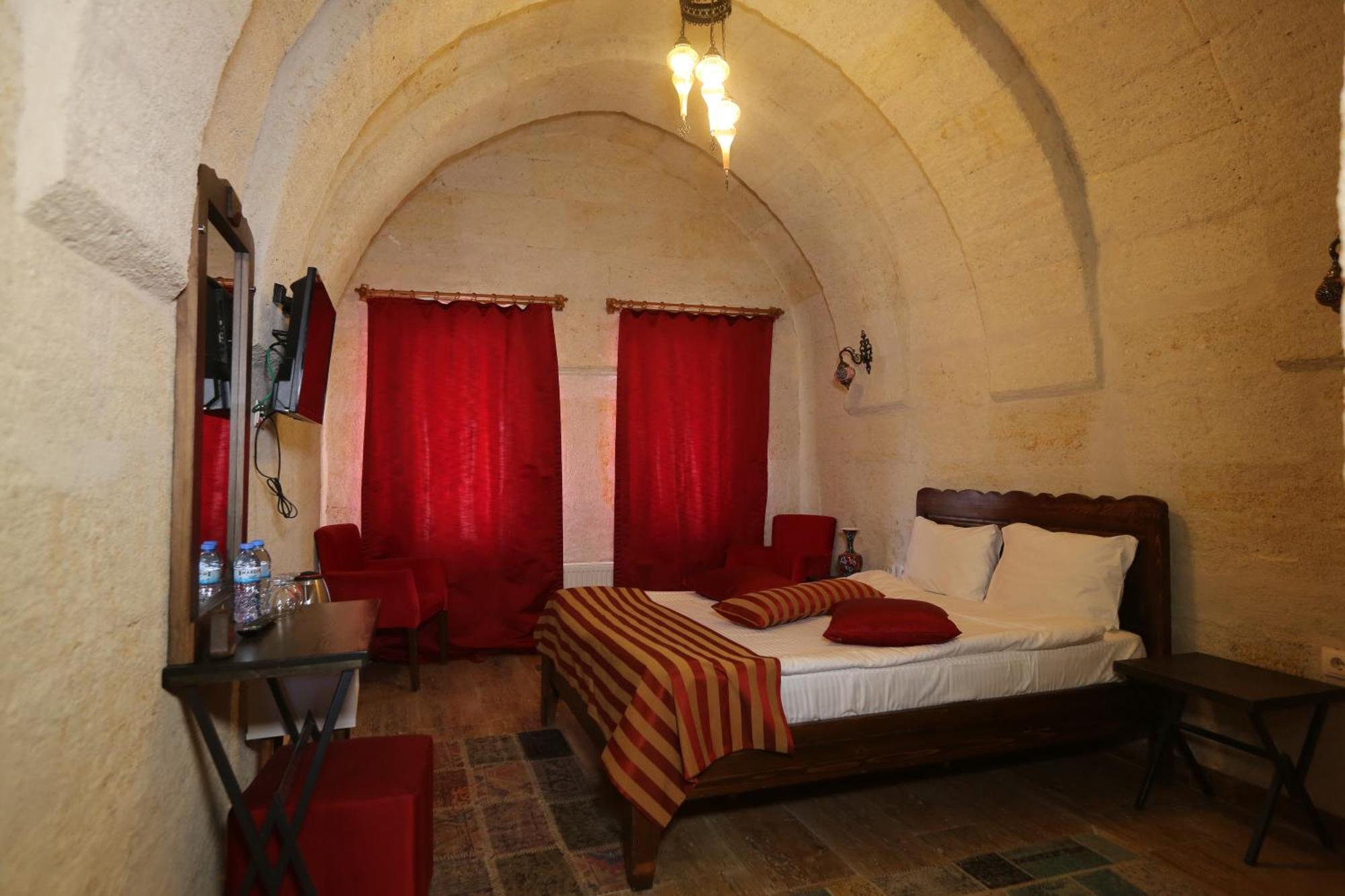 Heritage Cave Inn Hotel 格雷梅 外观 照片