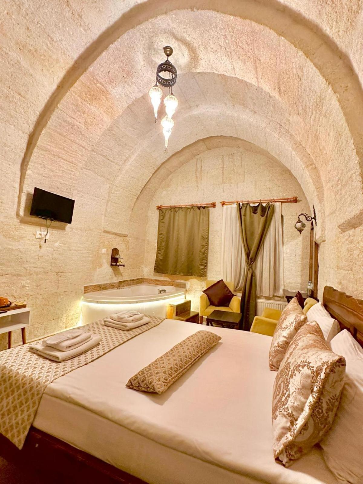 Heritage Cave Inn Hotel 格雷梅 客房 照片